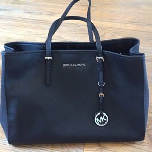 MICHAEL KORS Jet Set Travel Tote Black